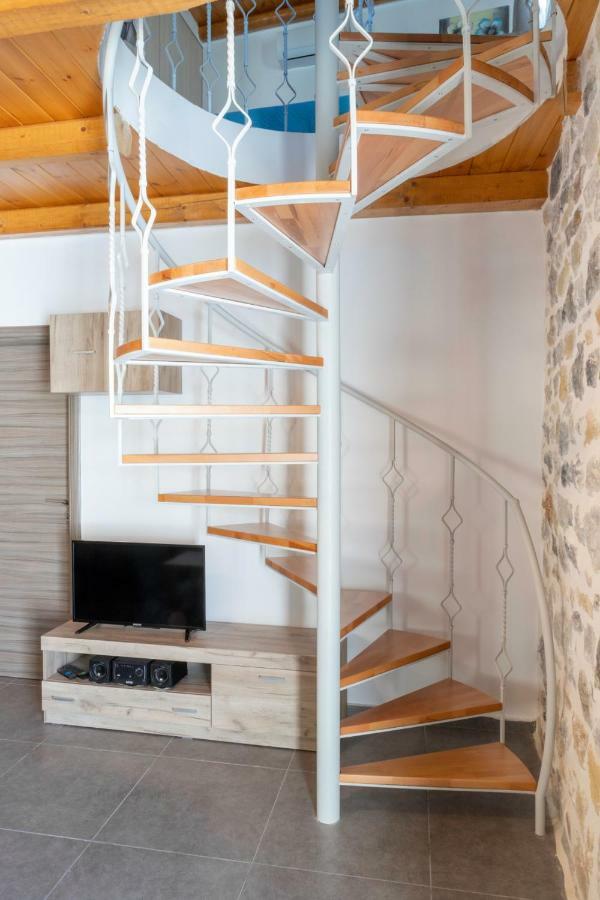 Marilena Natural Stone House, By Hellocrete Pigí Exterior foto